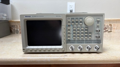 Tektronix dg2030 data - tektronix,